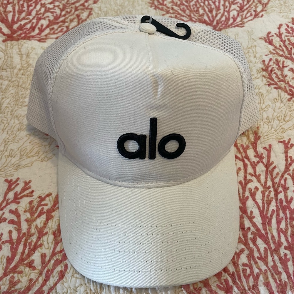 NWT Alo white trucker hat